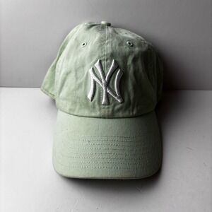 New York Yankees 47 Brand Urban Outfitters Exclusive Clean Up Strapback Hat